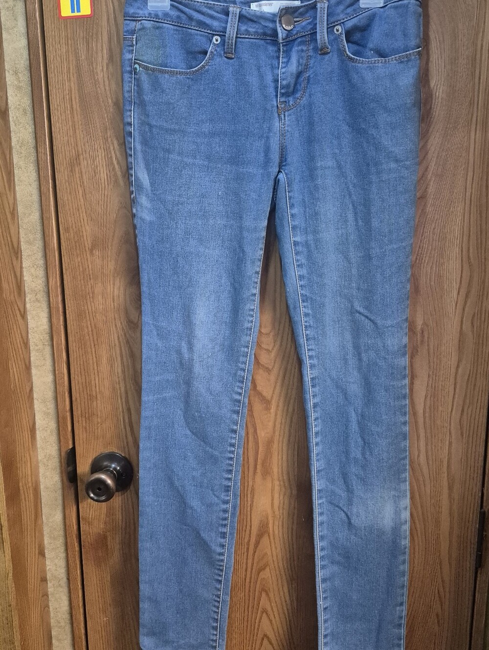 No Boundaries Womens Skinny Jeans.   Box 140